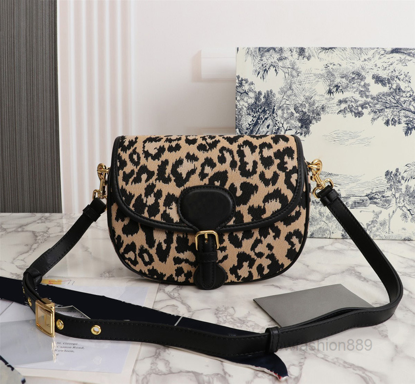 Shoulder Bags Designer Saddle Lady Fashion Handbags Cro Body Clutch Totes Claic Retro Allmatch Round Barrel Meenger Drew Casual Plain Handbag Tote 2022 top quality
Shoulder Bags Designer Saddle Lady Fashion Handbags Cro Body Clutch Totes Claic Retro Allmatch Round Barrel Meenger Drew Casual Plain Handbag Tote 2022 top quality