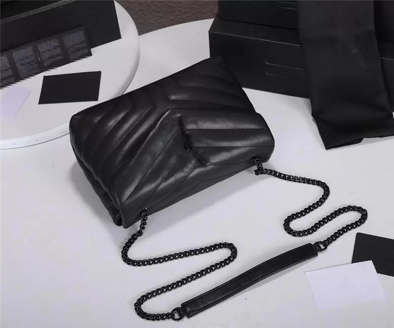 Designer luxury handbag purse Quilted Designer Chain Bags LouLou Mini Puffer Patent Leather CrossBody Bag high quality, Don't pay it
Designer luxury handbag purse Quilted Designer Chain Bags LouLou Mini Puffer Patent Leather CrossBody Bag high quality, Don't pay it