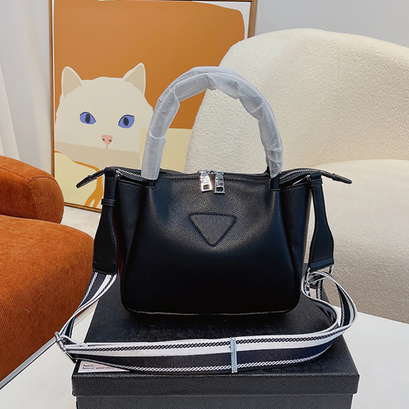 Pravda Prade Prads Luxury Designer Fashion bags womens cross body canvas shoulder lady chains purses Composite Chest Tote messenger hobo high quality X9AX, Box
Pravda Prade Prads Luxury Designer Fashion bags womens cross body canvas shoulder lady chains purses Composite Chest Tote messenger hobo high quality X9AX, Box
