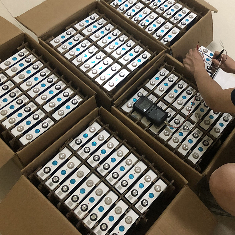 Lifepo4 Battery cell Wholesale EVE 3.2V 105Ah 230Ah 280Ah 304Ah Lifepo4 Batteria Grade A Deep Cycle Lithium Batteries