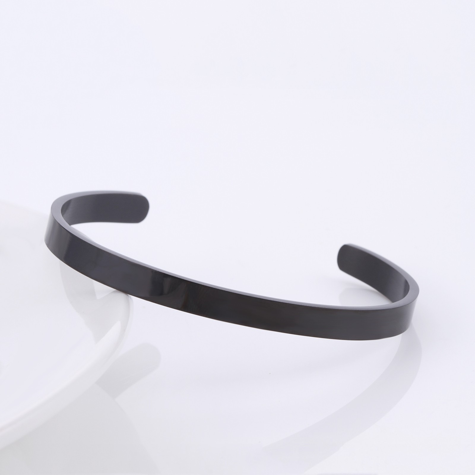 Bangle 6mm wide C-type Bracelet simple and versatile style open Bracelets 4 colors men's and women's no box B002
Bangle 6mm wide C-type Bracelet simple and versatile style open Bracelets 4 colors men's and women's no box B002