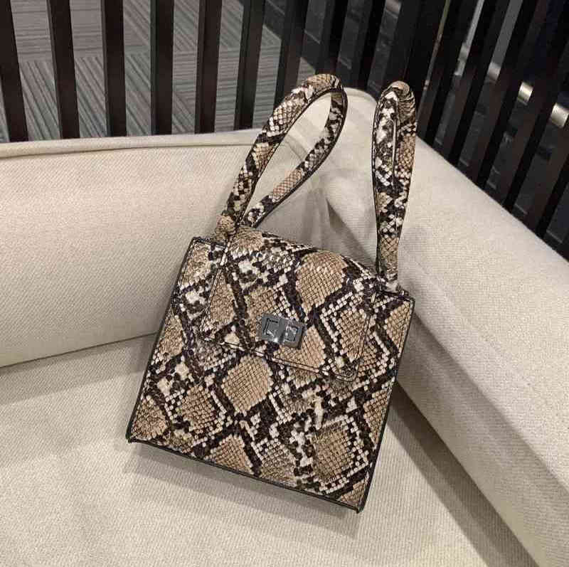Handbags Carrying Square Double Ear Handbag Has Super Good-looking Upper Body Effect handbags 220617, Lacquer coffee
Handbags Carrying Square Double Ear Handbag Has Super Good-looking Upper Body Effect handbags 220617, Lacquer coffee