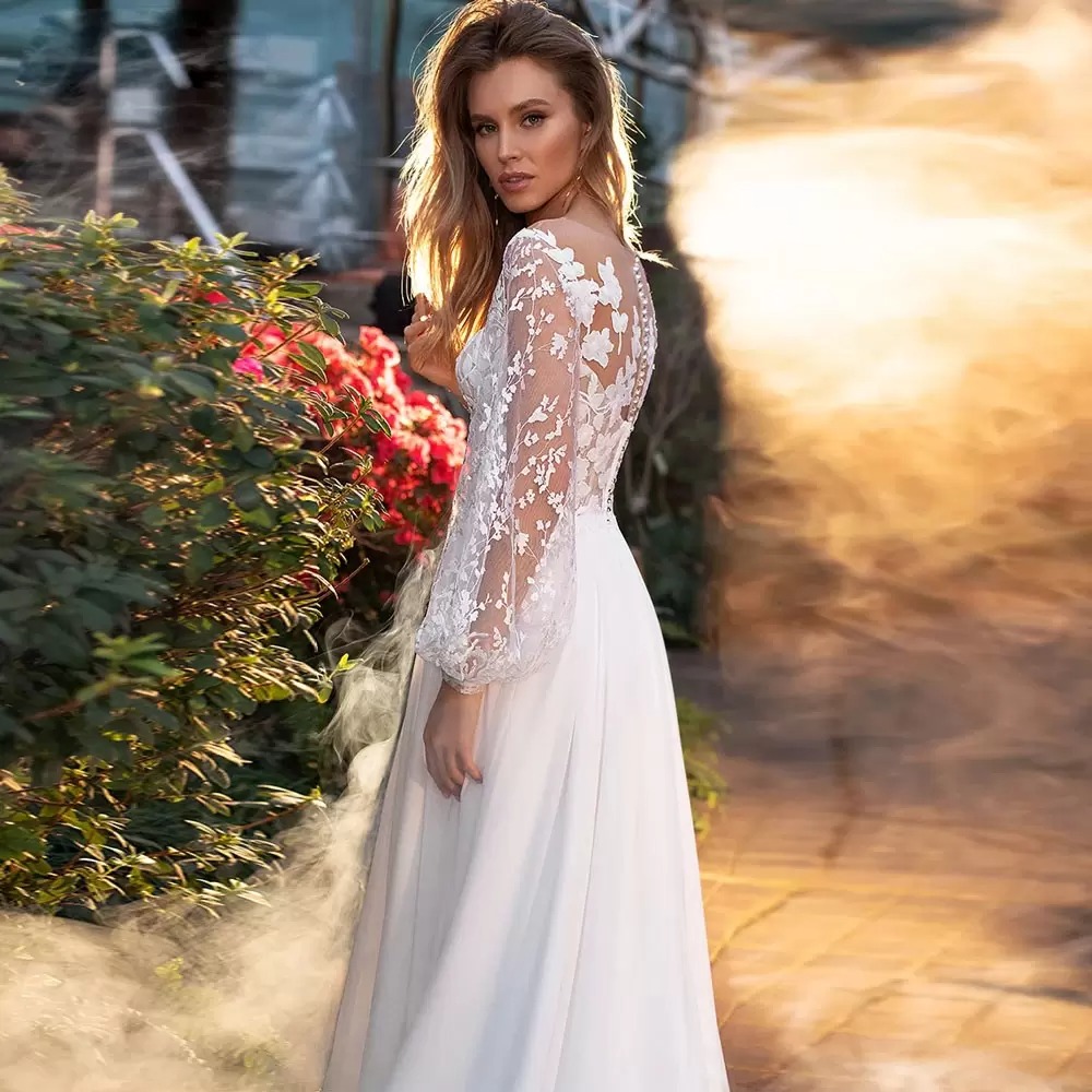 Elegant A-line Wedding Dresses Strapless Long Sleeves V Neck Appliques Sequins Beads Custom Made Bridal Gowns Lace Ttain Sweep Length Vestidos De Novi