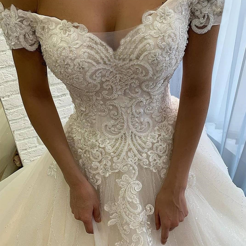 2022 Luxury Beads Ball Gown Wedding Dresses Chapel Train Corset White Ivory Tulle Princess Wedding Gowns Lace Appliqued Off Shoulder Church Bride Dres