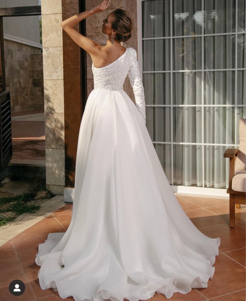 Princess A-e Dresses One Shoulder Long Sleeve Sexy Hollow Appliqued Sequins Chiffon V Neck or Length Train Tulle Lace Boho Wedding Gowns Plus Size