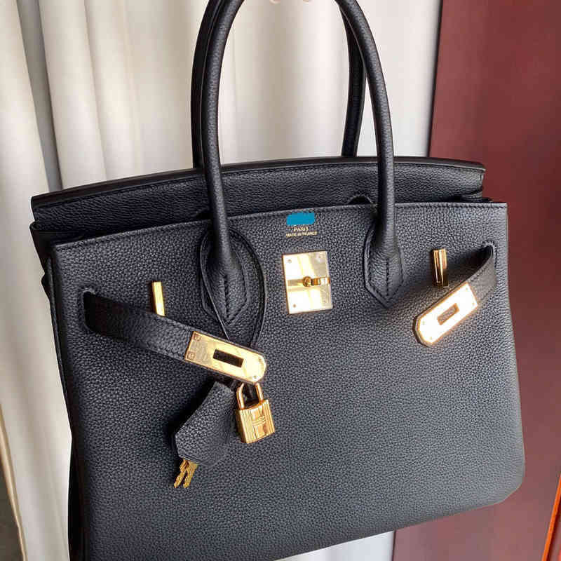 30 35cm Herme Full Hand Sewing Wax Thread Birkins25 30 35 Black Gold Togo Leather Platinum Bag, Sky blue
30 35cm Herme Full Hand Sewing Wax Thread Birkins25 30 35 Black Gold Togo Leather Platinum Bag, Sky blue
