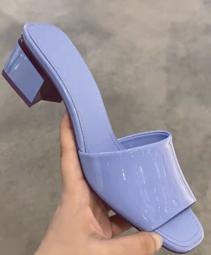 Designer Sandals Women Shoes Luxury Patent Calfskin Leather Mules Slides with Engraved Logo Block Heel EU35-41 With Box Wedding Party, 85mm heel height-01
Designer Sandals Women Shoes Luxury Patent Calfskin Leather Mules Slides with Engraved Logo Block Heel EU35-41 With Box Wedding Party, 85mm heel height-01