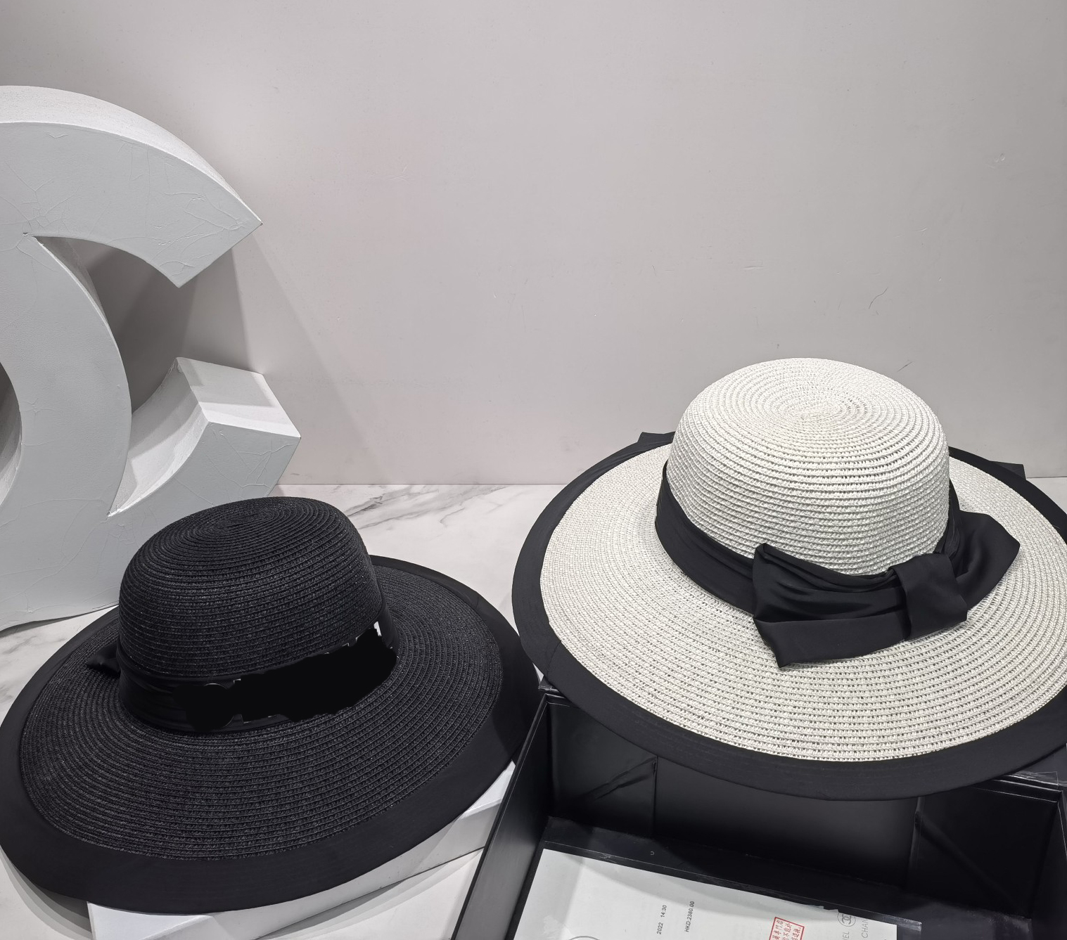 22ss Designers Men Women Bucket Hat Fitted Hats Sun Prevent Bonnet Fisherman Hat Cap Wide Brim Hats Fishing Beanies Fedora Waterproof Cloth Top Quality, Design--1
22ss Designers Men Women Bucket Hat Fitted Hats Sun Prevent Bonnet Fisherman Hat Cap Wide Brim Hats Fishing Beanies Fedora Waterproof Cloth Top Quality, Design--1