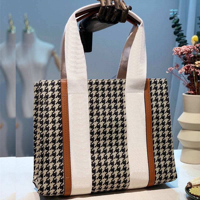 5A+ Womens tote bag Woody medium Women Handbag Designer Handbags Luxurys Designers Shoulder Bags Crossbody Bag Purses, Contact the seller for more products
5A+ Womens tote bag Woody medium Women Handbag Designer Handbags Luxurys Designers Shoulder Bags Crossbody Bag Purses, Contact the seller for more products