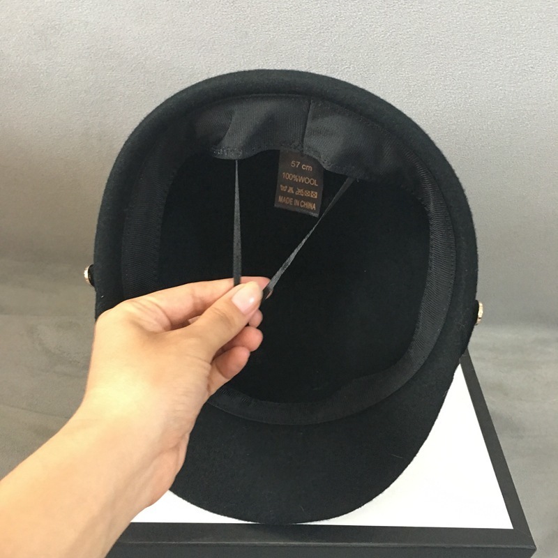 Classical Soft Warm Wool Cap Felt Women Winter Hat Fashion Gold Chain Trim sboy Style Visor Beret Hat Black Cabbie Hat adjust 220507