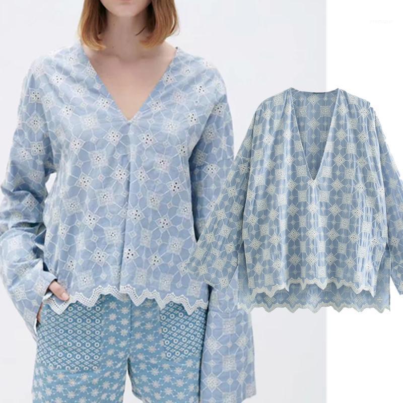 Women's Blouses & Shirts Withered 2022 Enlgand Indie Folk Vintage Floral Embroidery Hollow Out Loose V-neck Blouse Women Blusas Shirt Tops, Sky blue
Women's Blouses & Shirts Withered 2022 Enlgand Indie Folk Vintage Floral Embroidery Hollow Out Loose V-neck Blouse Women Blusas Shirt Tops, Sky blue