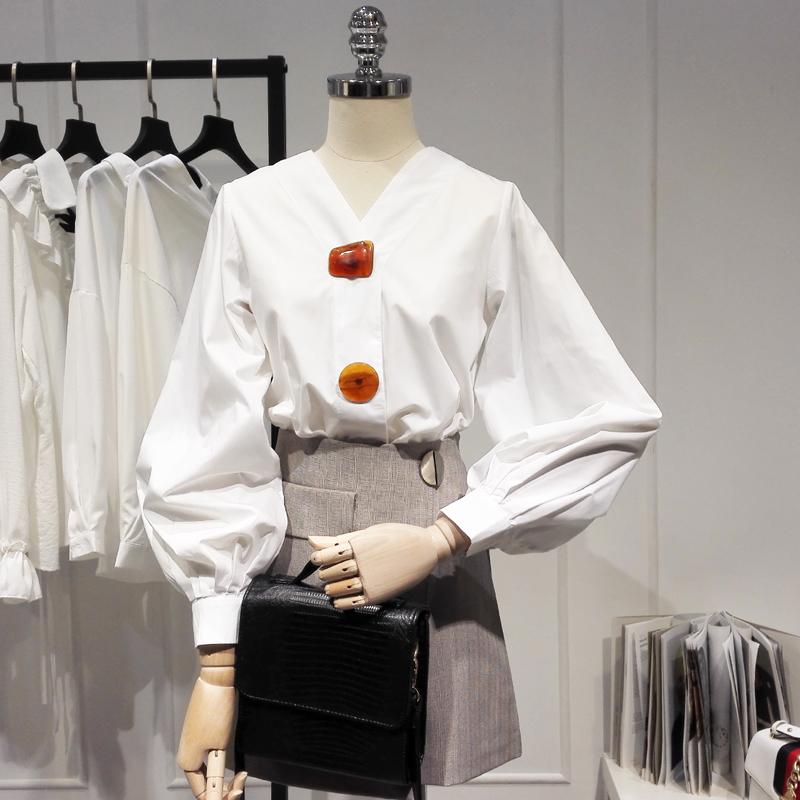Women' Blouses & Shirts V-Neck White Women Autumn Solid Loose Button Office Lady Elegant Outwear Tops
Women' Blouses & Shirts V-Neck White Women Autumn Solid Loose Button Office Lady Elegant Outwear Tops