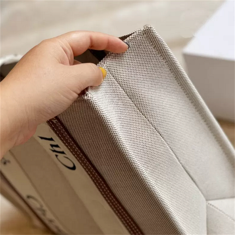 Top Quality The Tote Bag Canvas Woody Bestselling Designer Bag Famous Shopping Fashion Shoulder Bags Women Handbags Classic Interior Zipper, Red
Top Quality The Tote Bag Canvas Woody Bestselling Designer Bag Famous Shopping Fashion Shoulder Bags Women Handbags Classic Interior Zipper, Red