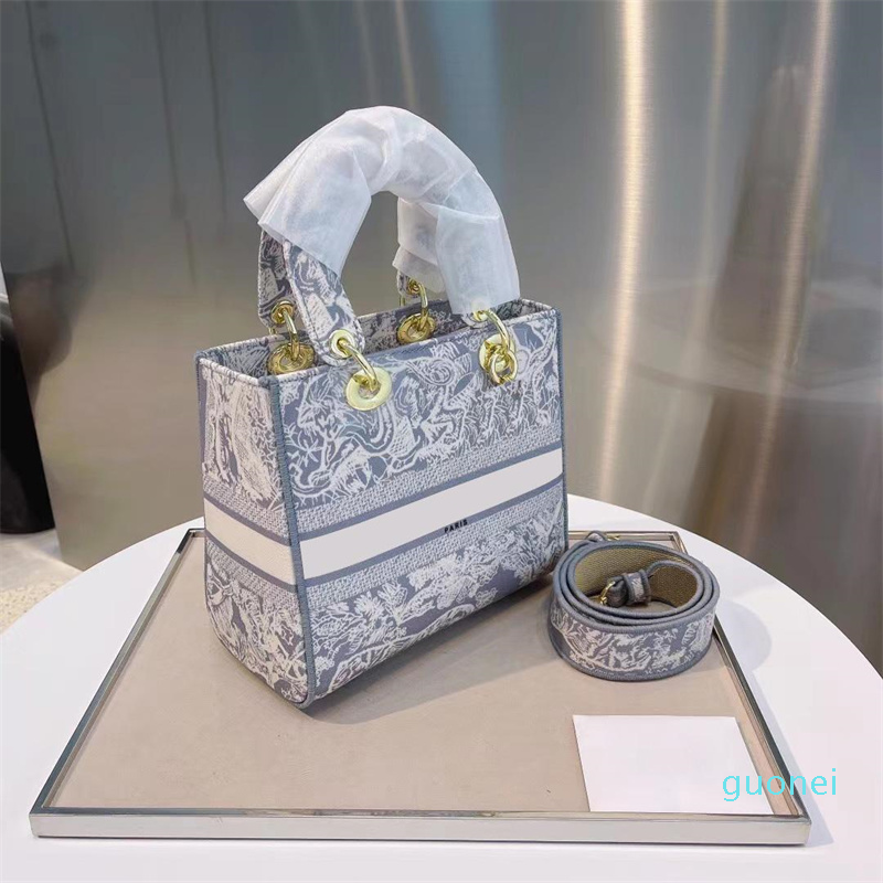 high quality Designer bags bag women crossbody square handbag large capacity high-grade lady wallet Small and exquisite design 2022
high quality Designer bags bag women crossbody square handbag large capacity high-grade lady wallet Small and exquisite design 2022