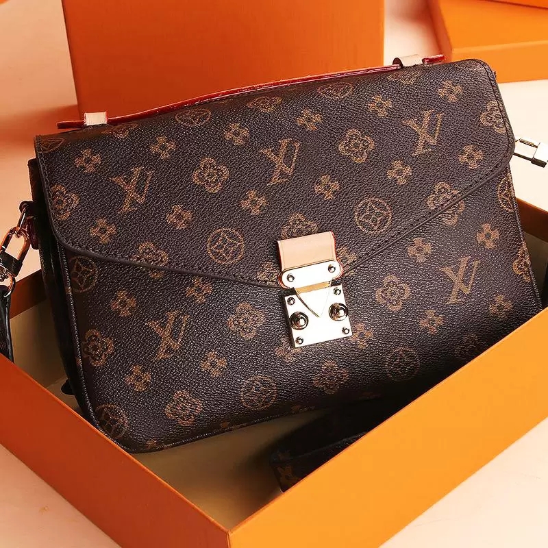 luxurys designers handbag messenger oxidizing leather elegant shoulder bags women shopping tote fashion M44875 M41487 louise Purse vutton Crossbody viuton Bag, Yellow monogram
luxurys designers handbag messenger oxidizing leather elegant shoulder bags women shopping tote fashion M44875 M41487 louise Purse vutton Crossbody viuton Bag, Yellow monogram