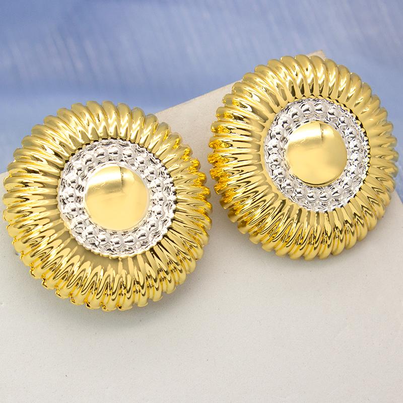 Clip-on & Screw Back Clip Earrings For Women 24K Gold Silver Plated Flower Round Circle Fashion Jewelry Accessories Party WeddingClip-on
Clip-on & Screw Back Clip Earrings For Women 24K Gold Silver Plated Flower Round Circle Fashion Jewelry Accessories Party WeddingClip-on