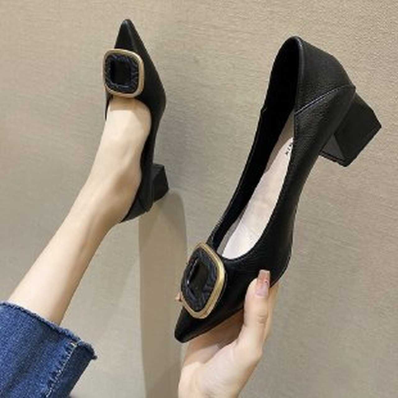Classic luxury Paris Pointed Toe Korean Fashion Women Single Shoes Elegant Ladies Pumps Party Dress Square Heel Metal Decoration Mid High s Designer Famous brand, Beige
Classic luxury Paris Pointed Toe Korean Fashion Women Single Shoes Elegant Ladies Pumps Party Dress Square Heel Metal Decoration Mid High s Designer Famous brand, Beige