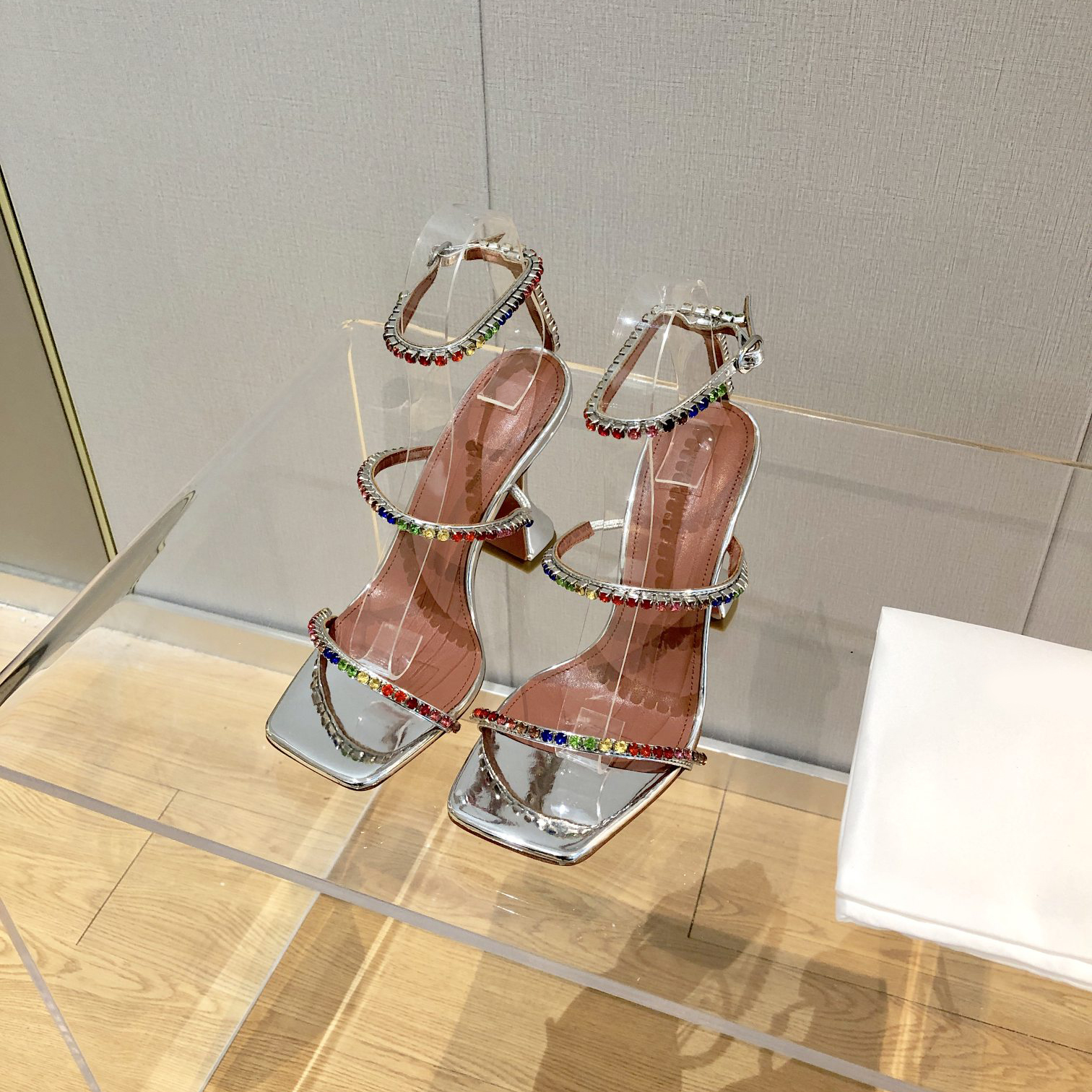 Luxurys Designers Women Dress Shoes Fashion Ladies High Heel Sexy Sandals Rhinestone Shine Wedding shoes, Link product:#1
Luxurys Designers Women Dress Shoes Fashion Ladies High Heel Sexy Sandals Rhinestone Shine Wedding shoes, Link product:#1