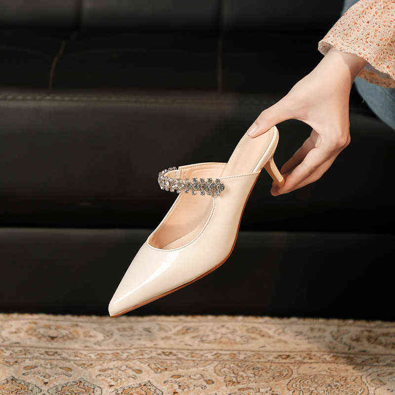 half slippers with heels, women wear pointed women's Fairy style high heels in summer spring and Autumn, Milky white 6cm
half slippers with heels, women wear pointed women's Fairy style high heels in summer spring and Autumn, Milky white 6cm