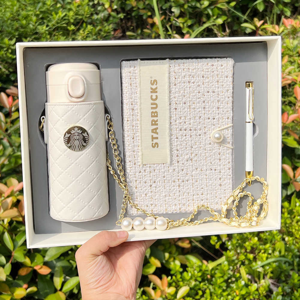Starbucks 2021 summer pure white small fragrant wind flash Diamond Stainless Steel accompanying heat preservation water cup pearl chain cup, Yellow
Starbucks 2021 summer pure white small fragrant wind flash Diamond Stainless Steel accompanying heat preservation water cup pearl chain cup, Yellow