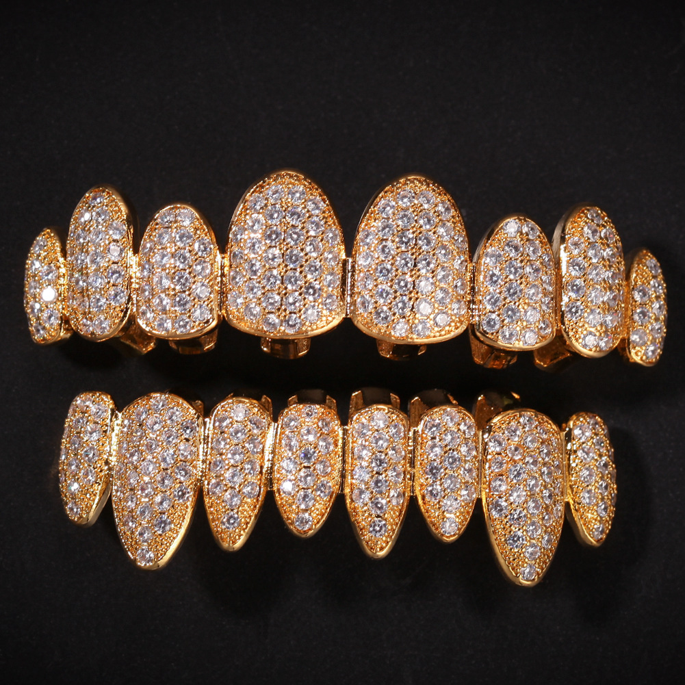 Gold Silver 8 Tooth Hip Hop Grillz Vampire Teeth Dental Grills Iced Out Micro Pave Cubic Zircon Top Bottom Brace Teeth Sets2024457