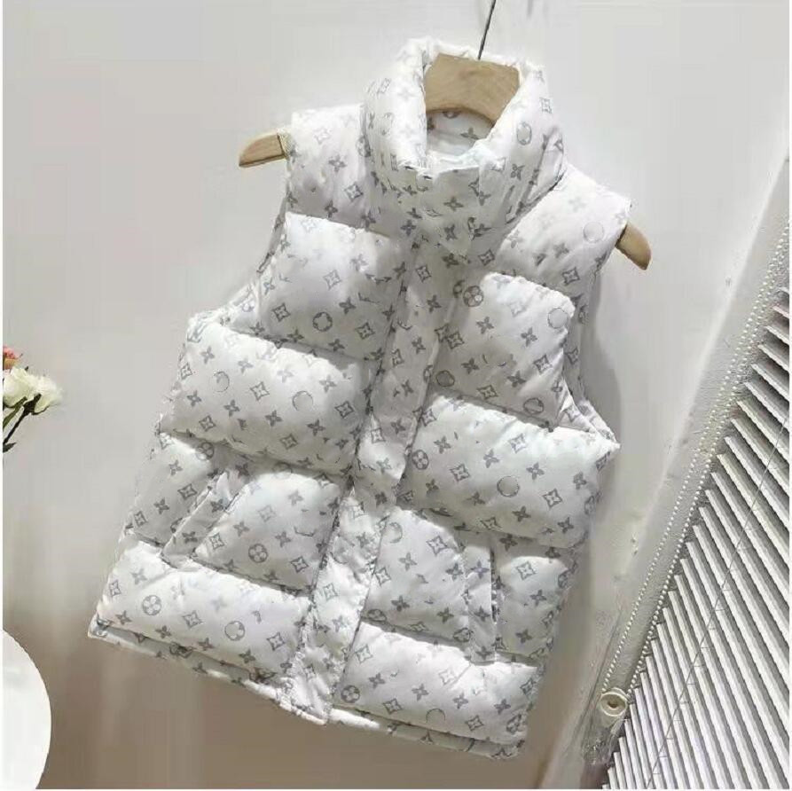 2022LL Classical Brand Mens Down Vests Designer Embrodered Letter Bandge Style Womens Downs Vest Warm Outerwear, White
2022LL Classical Brand Mens Down Vests Designer Embrodered Letter Bandge Style Womens Downs Vest Warm Outerwear, White