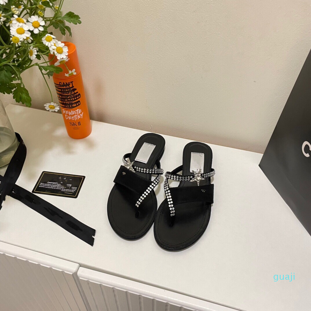 Sandals designer High version of small fragrance one-line clip foot sandals women's flat bottoms are versatile and wear beach, Black
Sandals designer High version of small fragrance one-line clip foot sandals women's flat bottoms are versatile and wear beach, Black