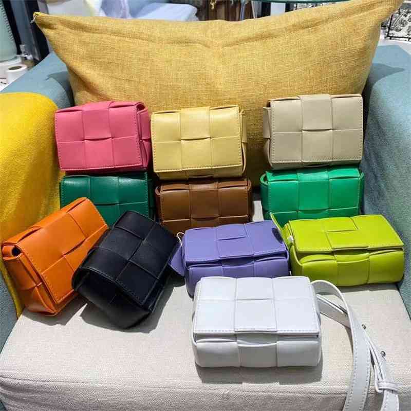 Bottegas Designer Handbags 2022 Venetas Mini Woven Small Square Bag Mini Cute Small Bag Large Lattice Woven Three Lattice Leather Women's Bag, Creamy-white
Bottegas Designer Handbags 2022 Venetas Mini Woven Small Square Bag Mini Cute Small Bag Large Lattice Woven Three Lattice Leather Women's Bag, Creamy-white