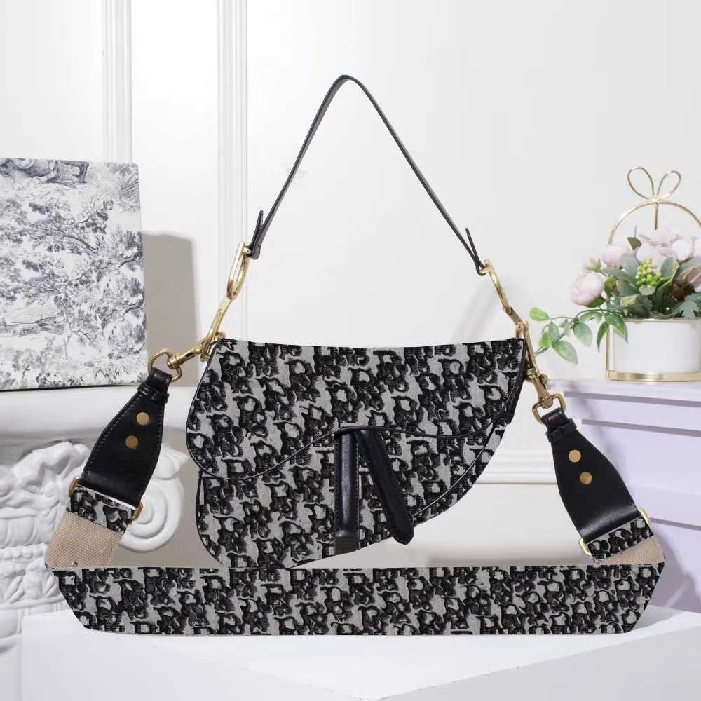 Luxurys designers bag women handbag shoulder bags fashion leisure womens classic wallet high quality purse daily use travel versatile style very nice, No.1
Luxurys designers bag women handbag shoulder bags fashion leisure womens classic wallet high quality purse daily use travel versatile style very nice, No.1