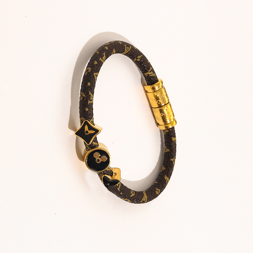 New Style Bracelets Women Bangle Designer Letter Jewelry Faux Leather 18K Gold Plated Stainless steel Bracelet Womens Wedding Gifts Accessories ZG1203
New Style Bracelets Women Bangle Designer Letter Jewelry Faux Leather 18K Gold Plated Stainless steel Bracelet Womens Wedding Gifts Accessories ZG1203