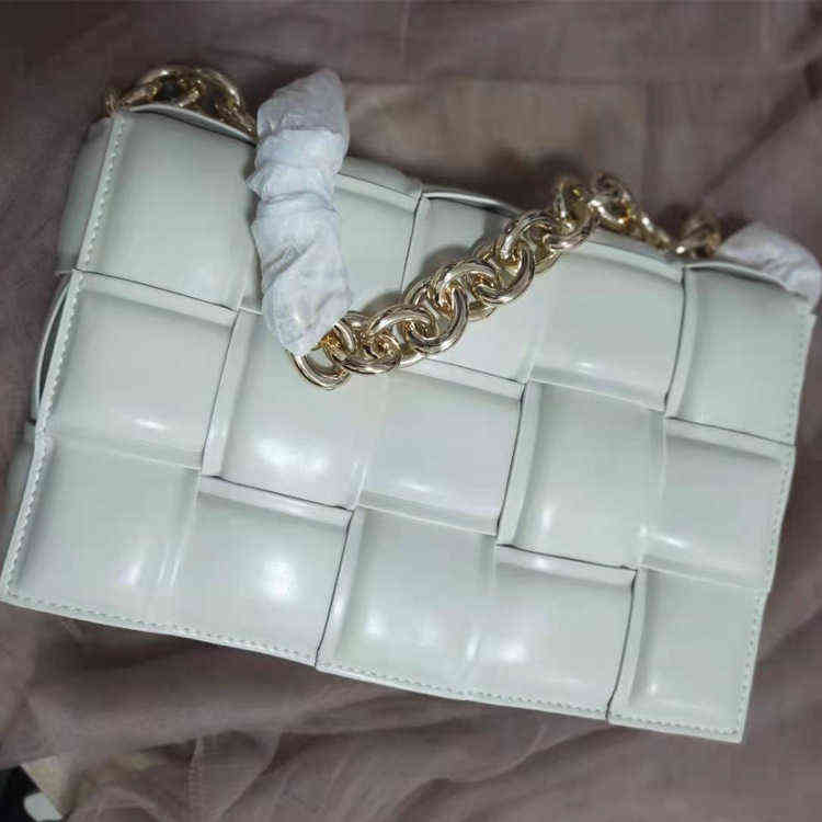 Chain Woven Bag Pillow Net Red Fashion Shoulder Foreign Style Handbag Small Square Tofu, White 22cm
Chain Woven Bag Pillow Net Red Fashion Shoulder Foreign Style Handbag Small Square Tofu, White 22cm
