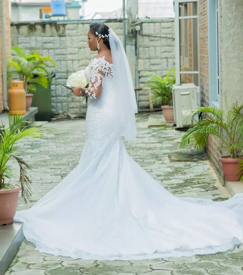 2022 Plus Size Arabic Aso Ebi Luxurious Lace Beaded Wedding Dress Long Sleeves Vintage Sexy Bridal Gowns Dresses ZJ785