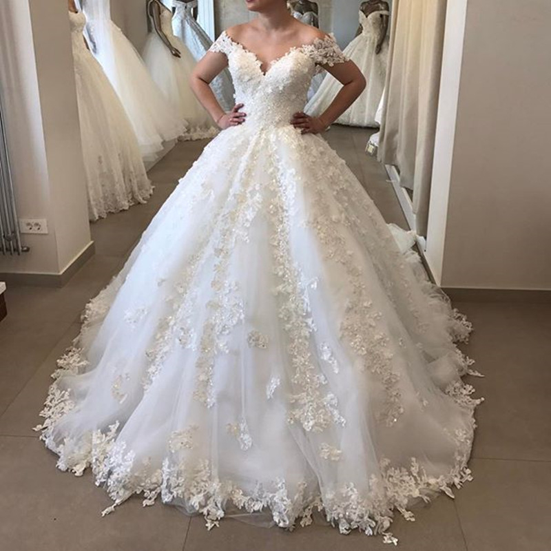 2022 Gorgeous Lace Ball Gown Wedding Dresses Off The Shoulder Appliqued Plus Size Ivory Bridal Gowns Court Train Robe De Mariage Custom Made, White
2022 Gorgeous Lace Ball Gown Wedding Dresses Off The Shoulder Appliqued Plus Size Ivory Bridal Gowns Court Train Robe De Mariage Custom Made, White