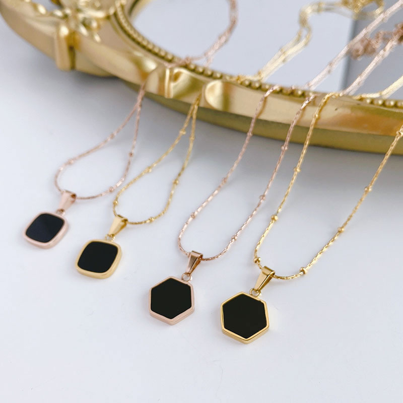 Fashion Steel Necklace Female Minority High Sense Black Shell Geometric Pendant with Ins Fashion Clavicle Chain
Fashion Steel Necklace Female Minority High Sense Black Shell Geometric Pendant with Ins Fashion Clavicle Chain