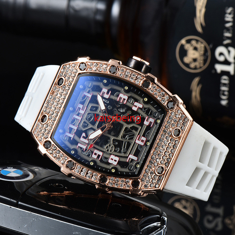 Diamond Luxury 3-pin quartz watch transparent bezel men's automatic watch men's designer wrist waterproof Reloj Hombre
Diamond Luxury 3-pin quartz watch transparent bezel men's automatic watch men's designer wrist waterproof Reloj Hombre