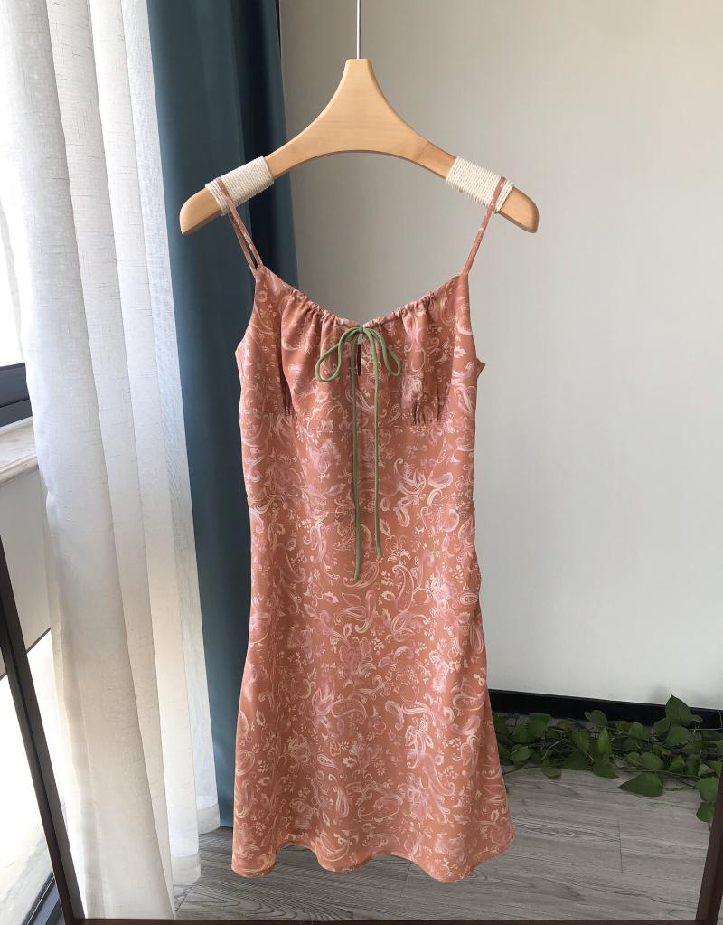 Casual Dresses Women Sexy Lace-up Sling Mini Dress Spring Summer Floral Vintage Print Sleeveless Holiday Short 2022, Green
Casual Dresses Women Sexy Lace-up Sling Mini Dress Spring Summer Floral Vintage Print Sleeveless Holiday Short 2022, Green