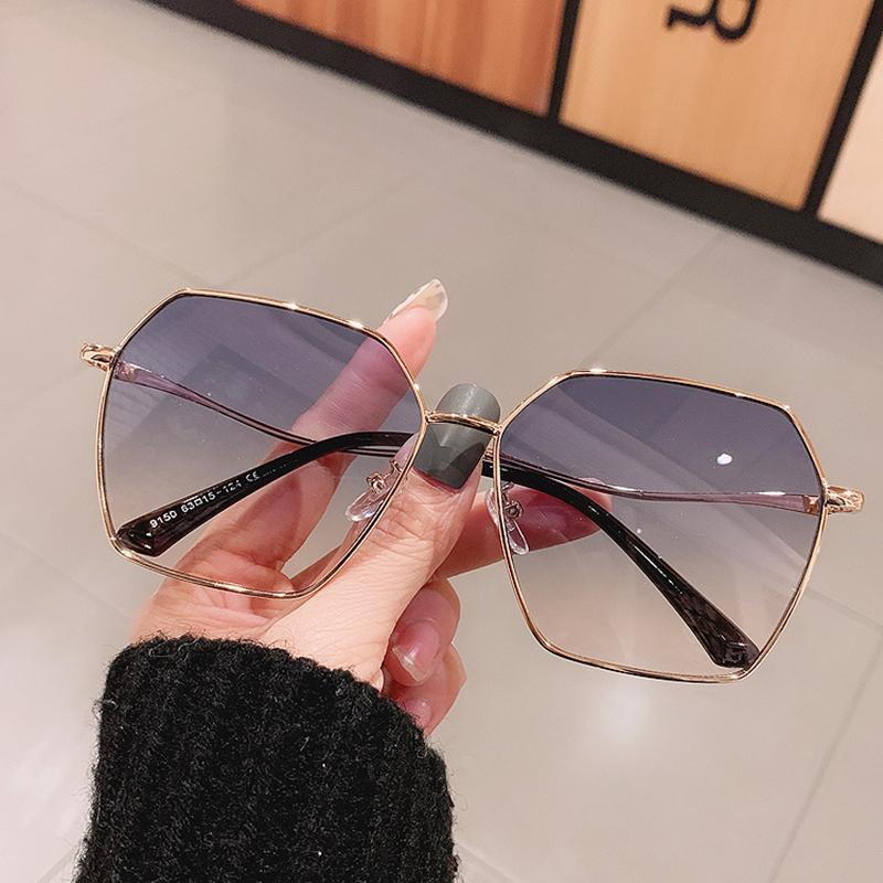 Sunglasses Fashion Women Design Sun Mirror Oversize Metal Glasses Square Men Outdoor Uv400SunglassesSunglasses
Sunglasses Fashion Women Design Sun Mirror Oversize Metal Glasses Square Men Outdoor Uv400SunglassesSunglasses