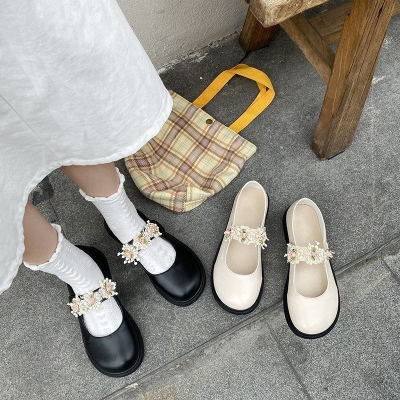 Sepatu Boho Mary Jane Bunga Desainer Manis Fashion Wanita Lolita Platform Kulit Hitam Putih Pump Wanita Flat Retro Lucu 220614, Black
Sepatu Boho Mary Jane Bunga Desainer Manis Fashion Wanita Lolita Platform Kulit Hitam Putih Pump Wanita Flat Retro Lucu 220614, Black