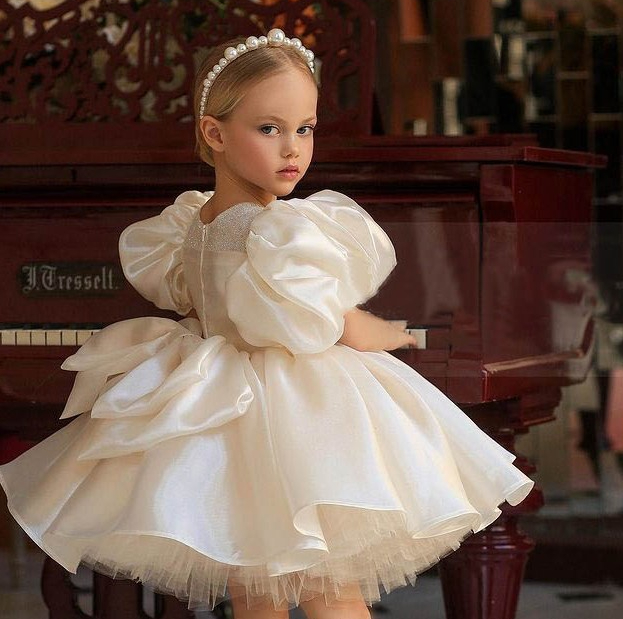 New Arrival Flower Girls Dresses Long little girls Robes de fête Beads First Communion Dresses V Neck Lace Ball Gown Girls Pageant Gowns