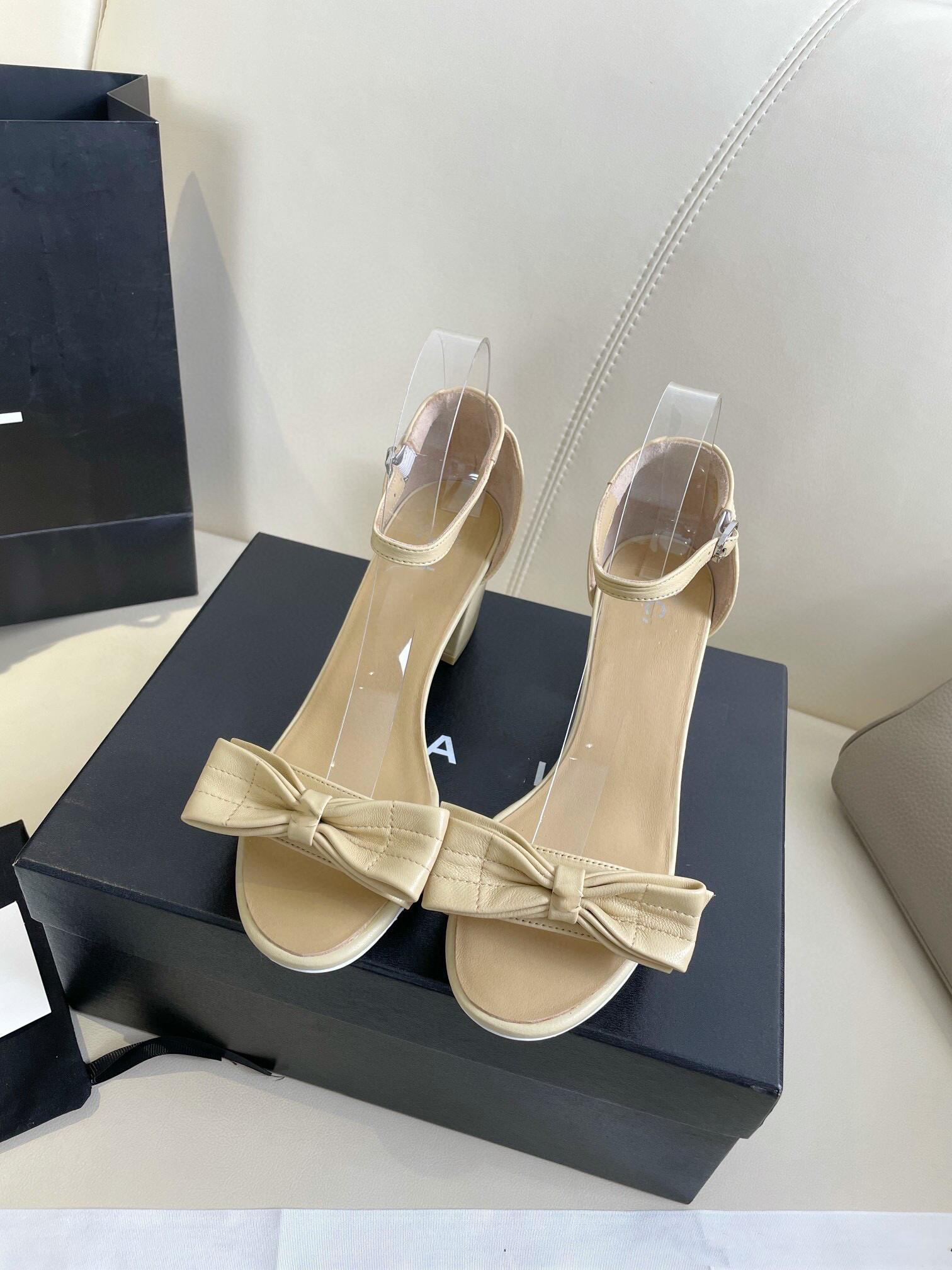 high end slippers Famous designer design women' ssandals indoor slippers high-quality letter button decoration flat beach shoes ladies sandals w8, Flesh
high end slippers Famous designer design women' ssandals indoor slippers high-quality letter button decoration flat beach shoes ladies sandals w8, Flesh