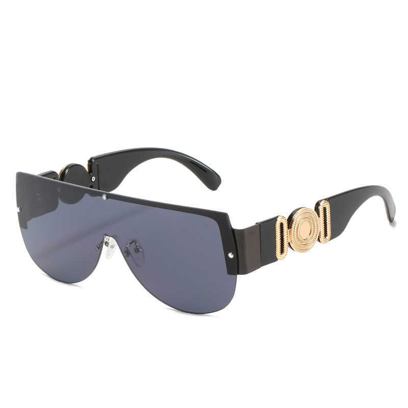Stylish design sunglass for womens with ocean lenses 2022 European and American runway show big frame UV400 men's polarizing glasses
Stylish design sunglass for womens with ocean lenses 2022 European and American runway show big frame UV400 men's polarizing glasses