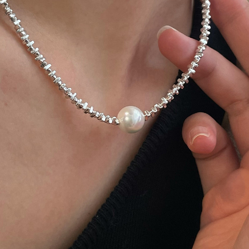 Necklace Fashion Personality High Sense Pearl Clavicle Chain Simple Irregular Metal Geometric Level Design
Necklace Fashion Personality High Sense Pearl Clavicle Chain Simple Irregular Metal Geometric Level Design