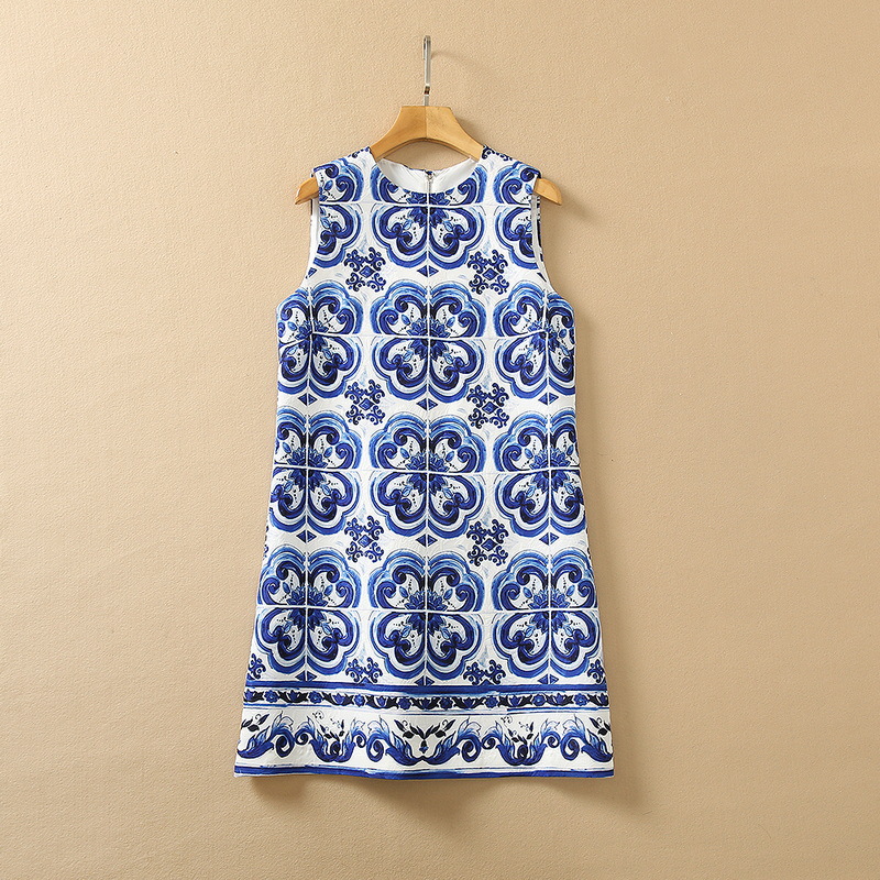 2022 Summer Sleeveless Round Neck Blue Paisley Blue and White Porcelain Print Short Mini Dress Elegant Casual Dresses 22Q151638
2022 Summer Sleeveless Round Neck Blue Paisley Blue and White Porcelain Print Short Mini Dress Elegant Casual Dresses 22Q151638