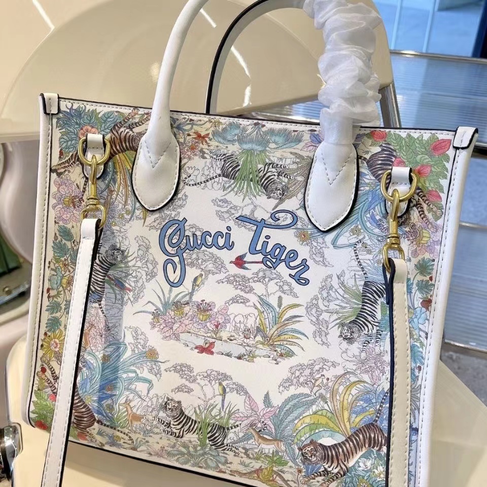 2022 Year of the new limited edition, fancy tiger whistle series high-end all-match hand bag, messenger bag, Only extra shipping
2022 Year of the new limited edition, fancy tiger whistle series high-end all-match hand bag, messenger bag, Only extra shipping