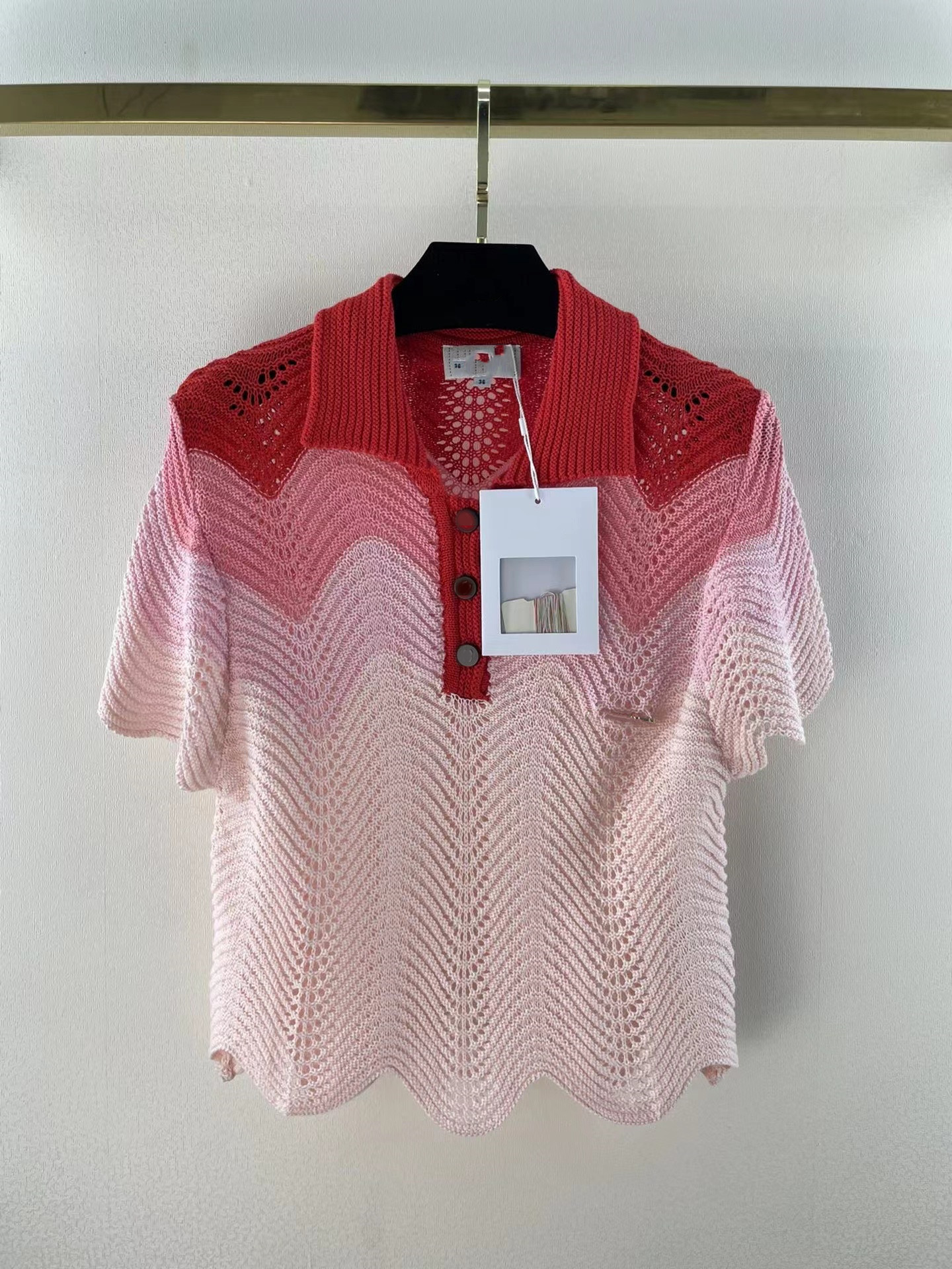 Milan Runway Sweaters 2022 Summer Autumn Lapel Neck Short Sleeve High End Jacquard Pullovers Women' Designer Sweater 0518-19, Pink
Milan Runway Sweaters 2022 Summer Autumn Lapel Neck Short Sleeve High End Jacquard Pullovers Women' Designer Sweater 0518-19, Pink