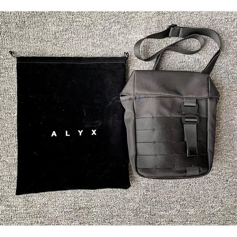 Waist Bags High Street Hip Hop Alyx Men Women Functional Tactical Handbags Metal Button Canvas Bag 1017 9SM, Sky blue
Waist Bags High Street Hip Hop Alyx Men Women Functional Tactical Handbags Metal Button Canvas Bag 1017 9SM, Sky blue