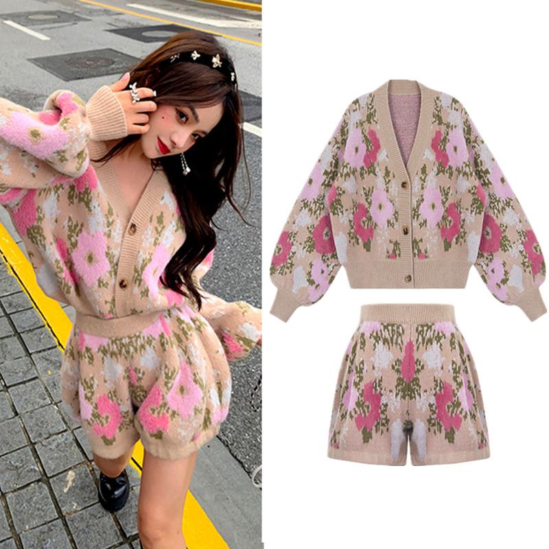 Women's Tracksuits Women 2 Pcs Tracksuit Spring Autumn Floral Knitted Sweatshirts Cardigans Loose Tops Shorts Pants Sets Suit Clothing Set N, Khaki
Women's Tracksuits Women 2 Pcs Tracksuit Spring Autumn Floral Knitted Sweatshirts Cardigans Loose Tops Shorts Pants Sets Suit Clothing Set N, Khaki