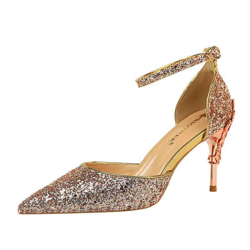 Sandals Luxury Sequin Pointed High Heels Designer Sexy Hollow Shallow Mouth Metal Decoration Thin Heeled Sandals Women Dress Shoes 220322, 283-a5 red 7.5cm
Sandals Luxury Sequin Pointed High Heels Designer Sexy Hollow Shallow Mouth Metal Decoration Thin Heeled Sandals Women Dress Shoes 220322, 283-a5 red 7.5cm
