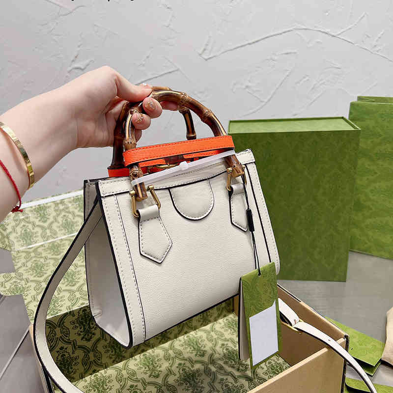 Totes Luxury Designer Bags Purse Womens Handbags Shoulder Bag Fashion Classic Bamboo Knot Mini Tote Bag Women Black Shopping Crossbody 220708
Totes Luxury Designer Bags Purse Womens Handbags Shoulder Bag Fashion Classic Bamboo Knot Mini Tote Bag Women Black Shopping Crossbody 220708
