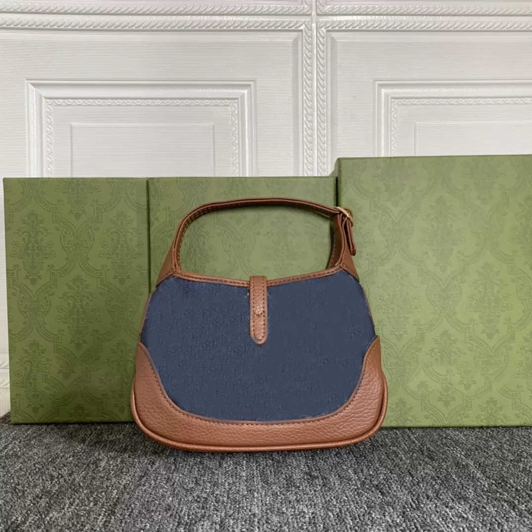 Retro denim messenger bag designer brand fashion trend culture high quality Hippie daily evening handbag, Blue
Retro denim messenger bag designer brand fashion trend culture high quality Hippie daily evening handbag, Blue
